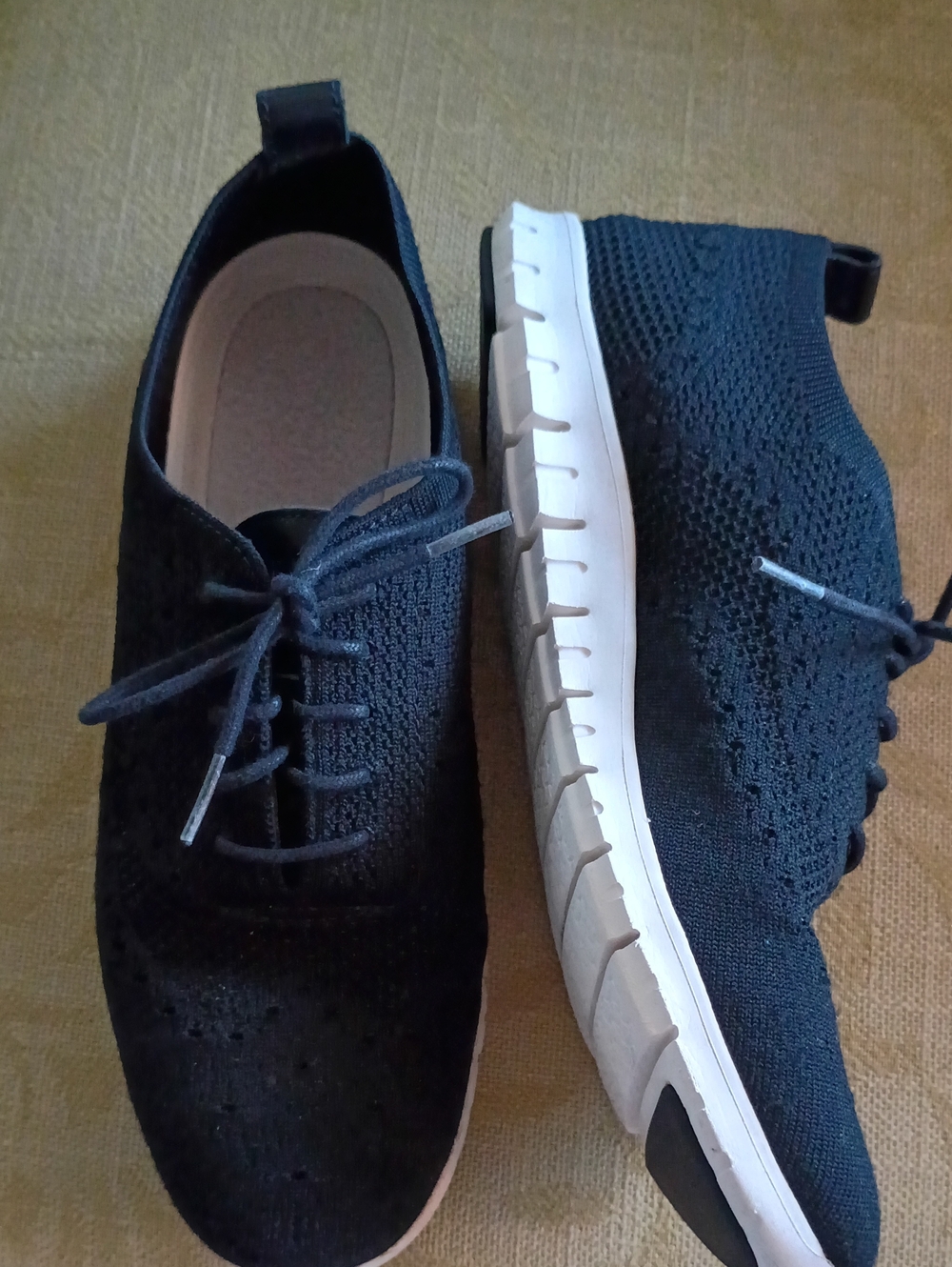 Cole Haan 2Zerogrand Black Sz 9.5 Knit Lace-Up Sneakers with White Sole